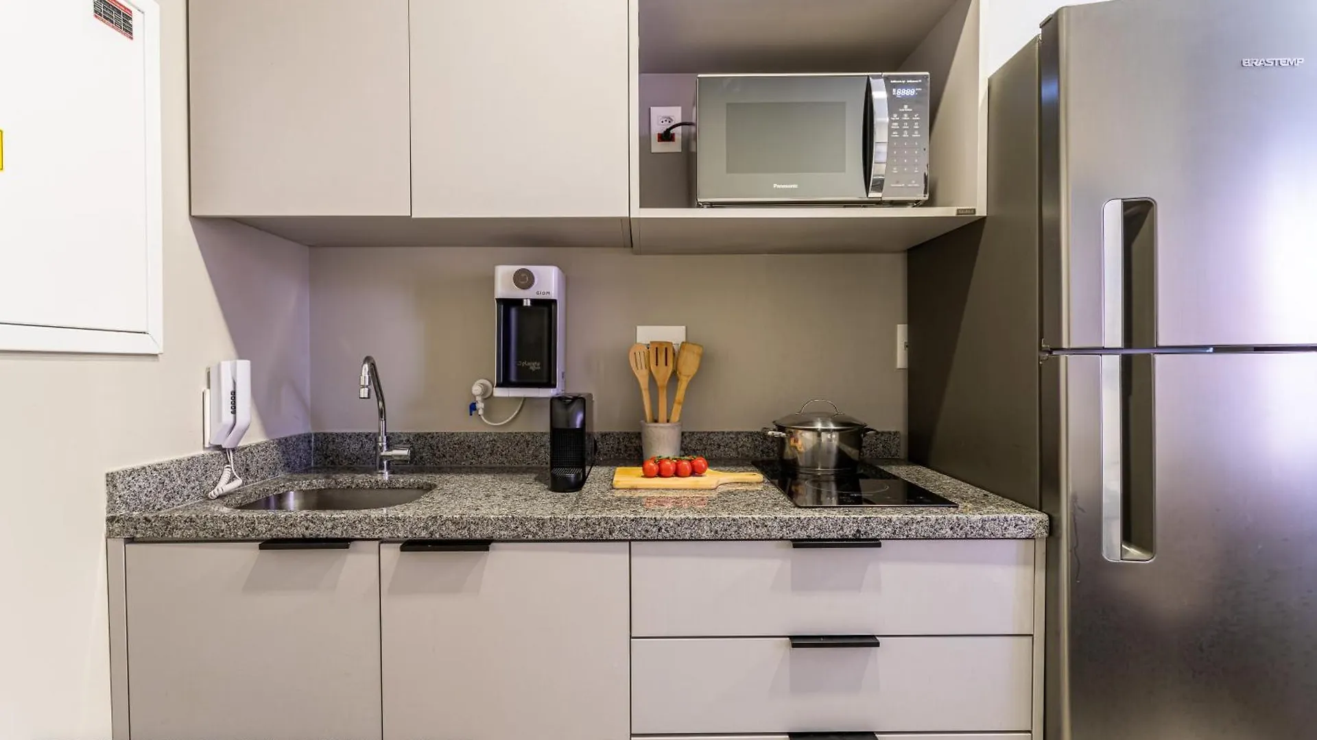 Predio Novo Ao Lado Do Hospital Das Clinicas E Do Metro - Terraco Oscar Freire Sao Paulo
